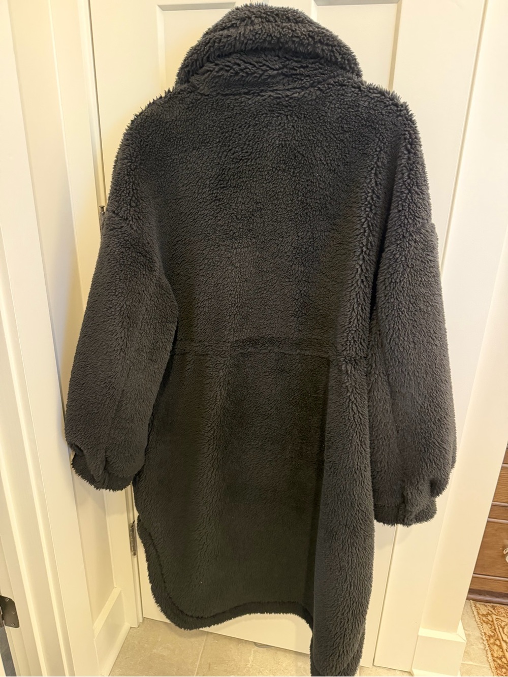 Varley Cozy Black Faux-Sherpa Drawstring Coat - Picture 2 of 5
